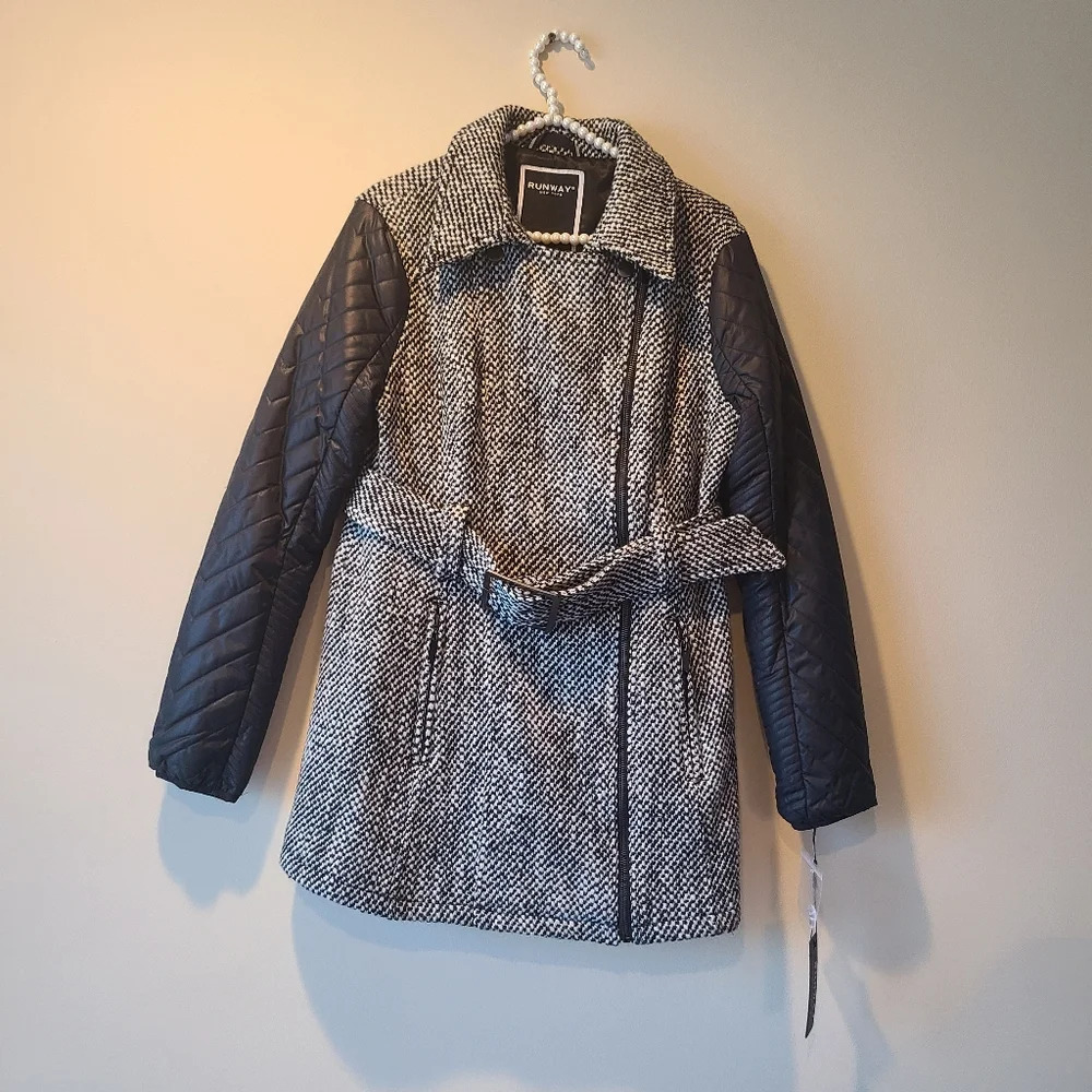 NWT Runway New York Women's Size L tweed  coat